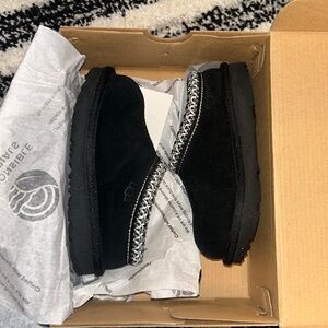 Toddler Tasman Uggs - Gently Used - GREAT Condition